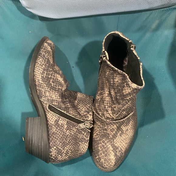 Blowfish Black and Gray Snake Print Ankle Boots - Picture 1 of 6